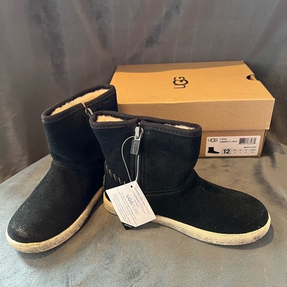 NWT Black Uggs, size 12 - Picture 2 of 2